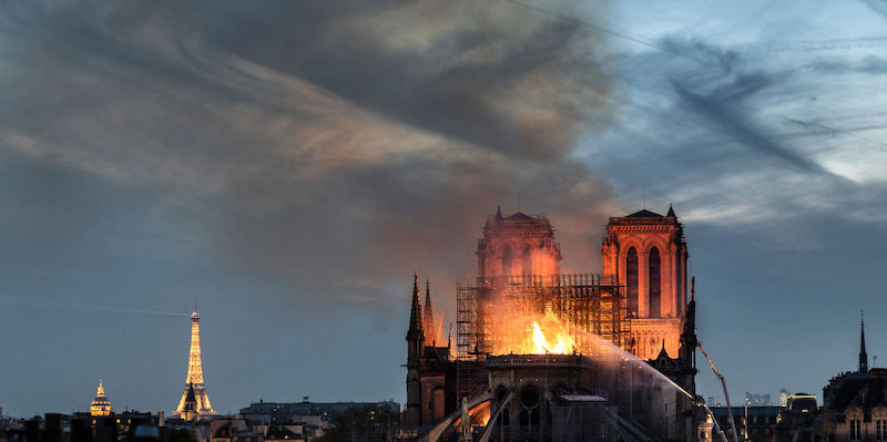 GettyImages incendio di Notre Dame tonnellate di piombo su Parigi