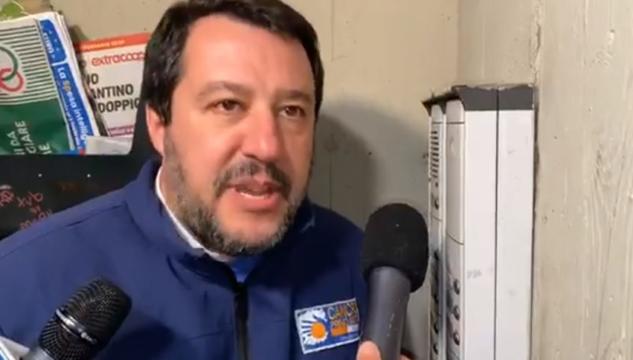rimozione del video di Matteo Salvini del citofono